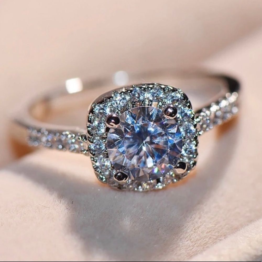 Ladies 925 Silver Princess Queen Sparkle Ring